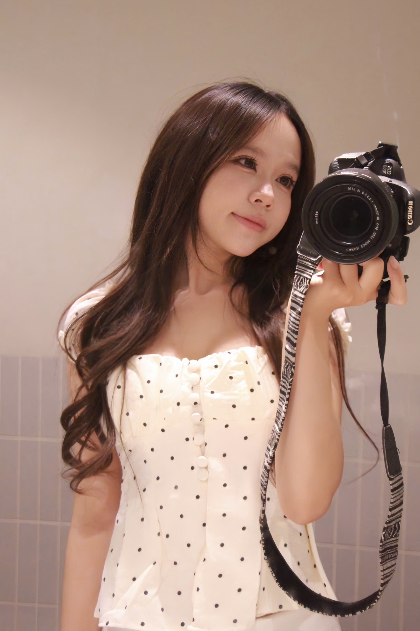 Áo cổ vuông phối đồ
